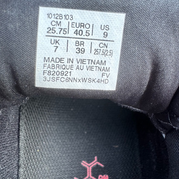 Women’s Asics shoes - Picture 6 of 16